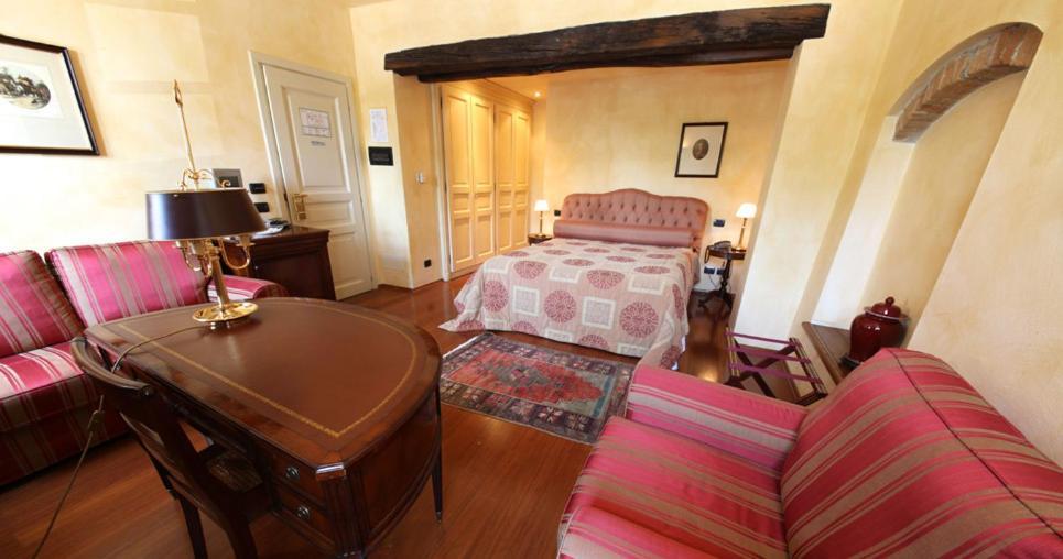 Hotel Casa Pavesi Grinzane Cavour Szoba fotó